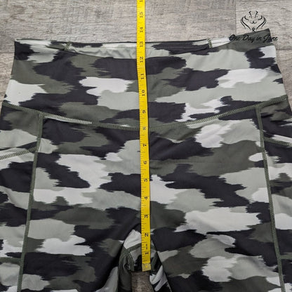 Reebok Ankle Yoga Pants Size XL