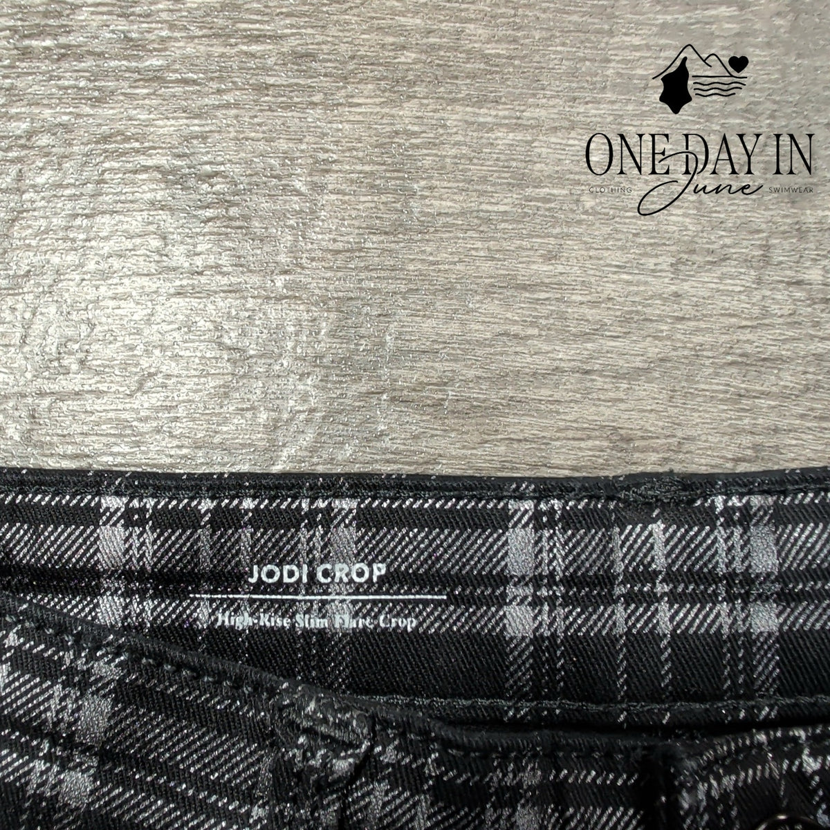 AG Adriano Goldschmied Jodi Crop Jeans Black Gray Plaid NWT Size 2 (26)