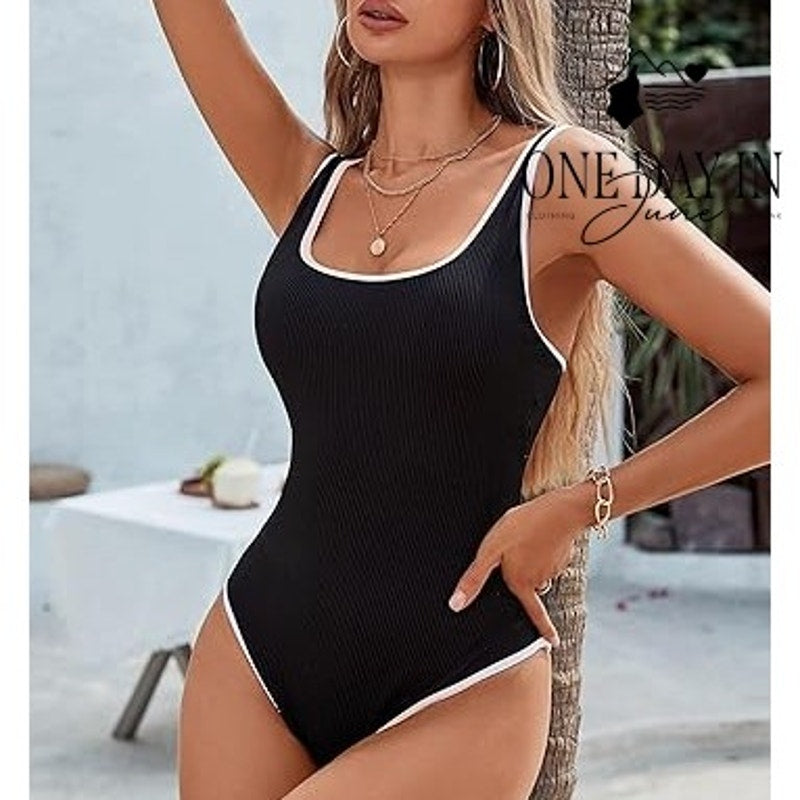 Blooming Jelly Ribbed One Piece Swimsuit Size M