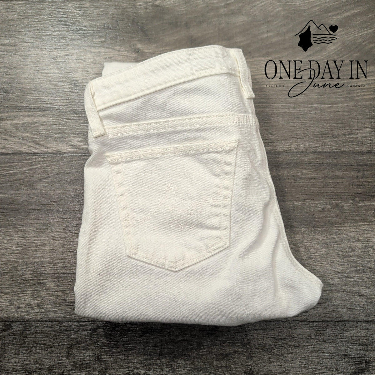 AG Adriano Goldschmied Stevie Roll Up Slim Straight Jeans White NWT Size 4 (27)