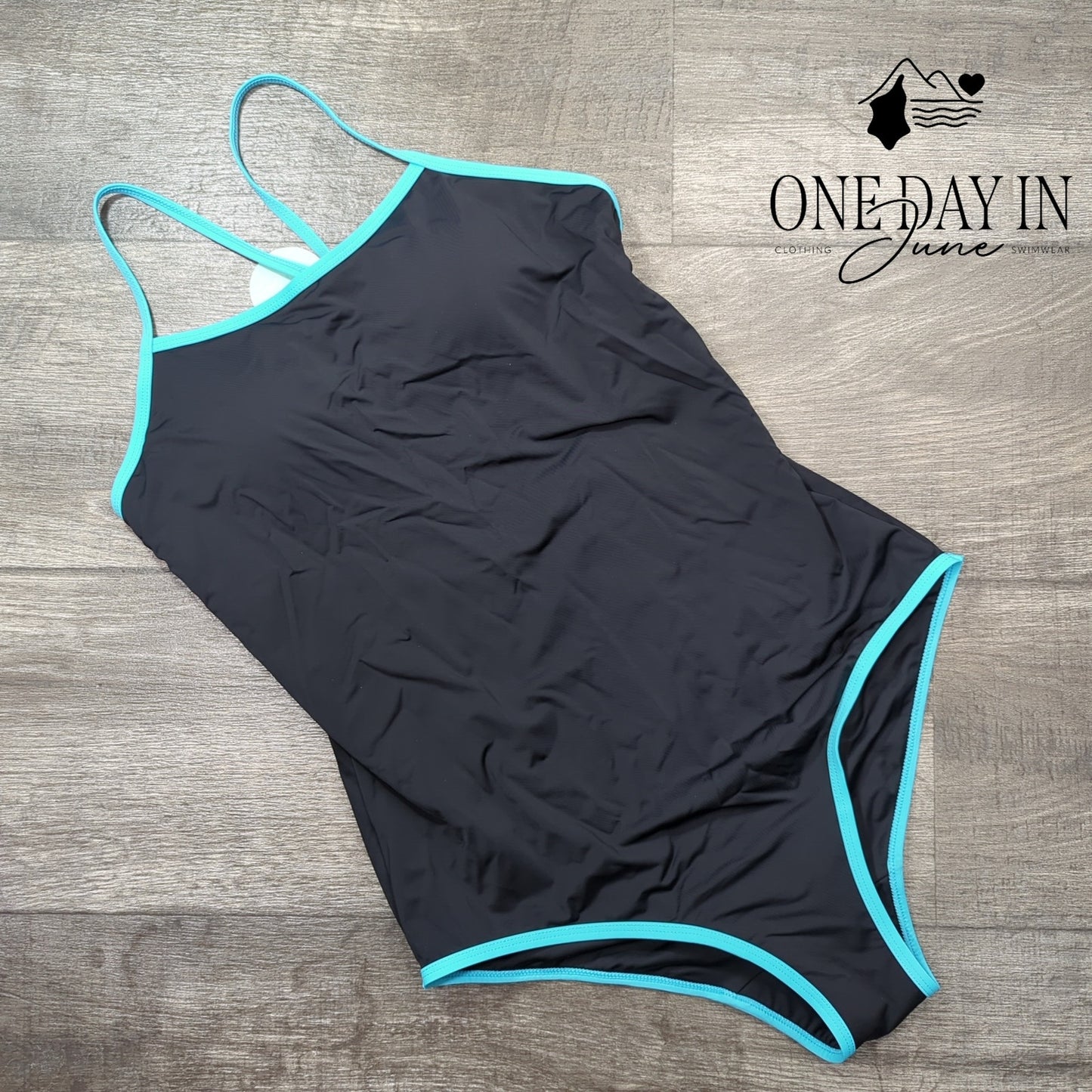 Beautkini Cross Back Sport One Piece Swimsuit Size M