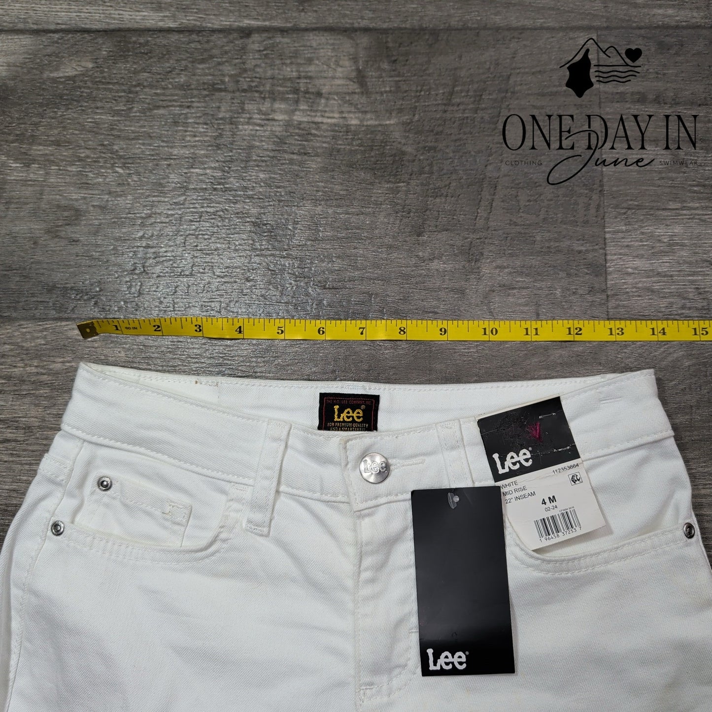 Lee Mid Rise Crop Jeans Size 4