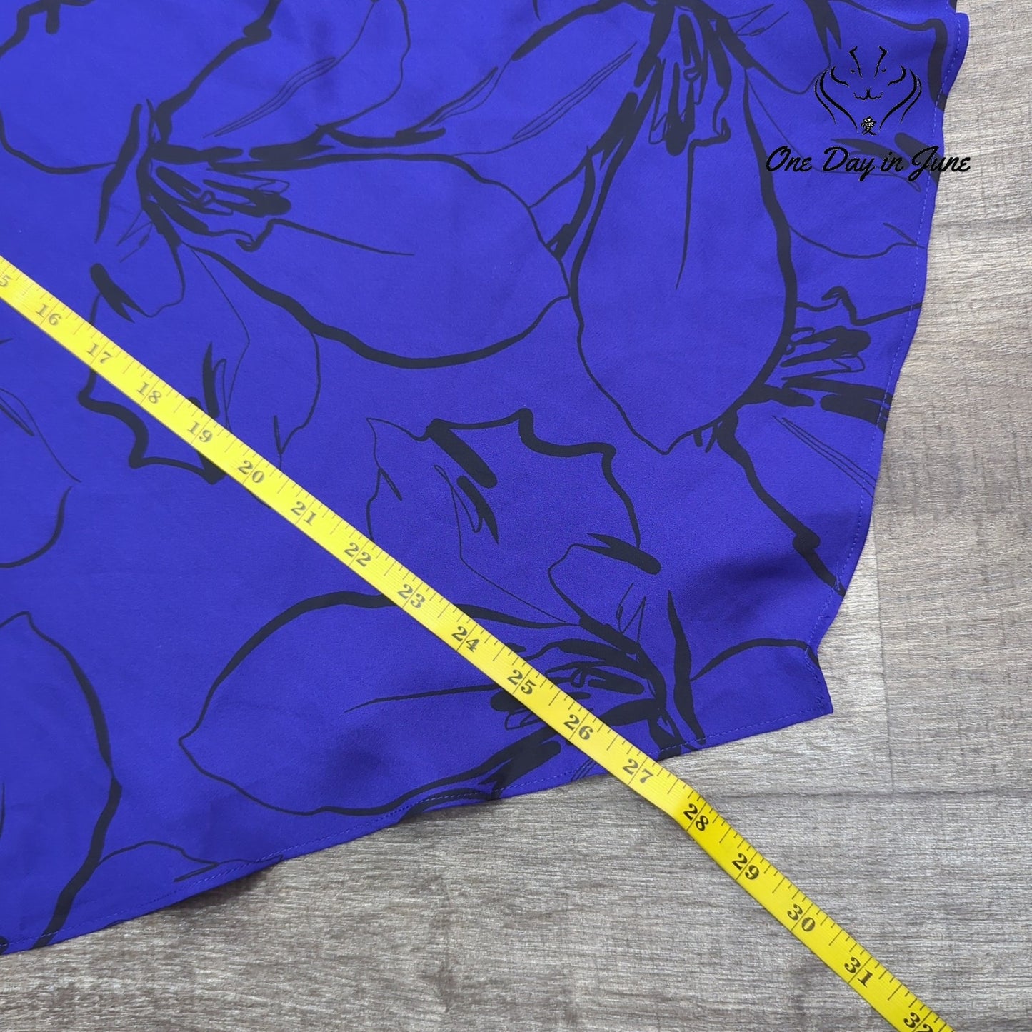 Bold Elements Cold Shoulder Top Size S