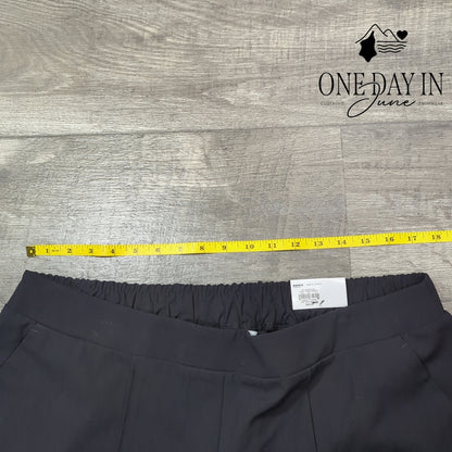 Nine West Mid Rise Curvy Crop Pants Size XL Short