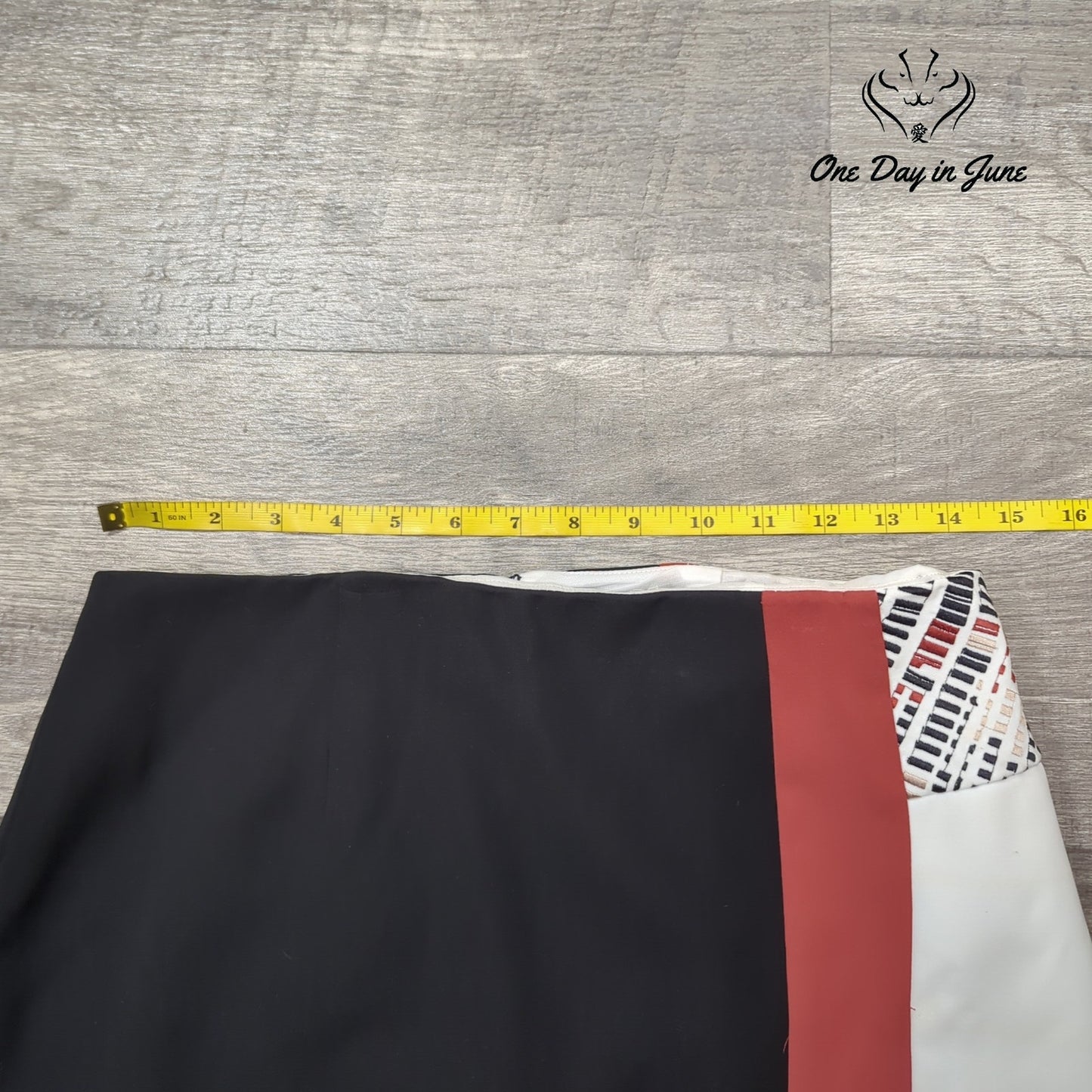 White House Black Market Mini Skirt Size 4