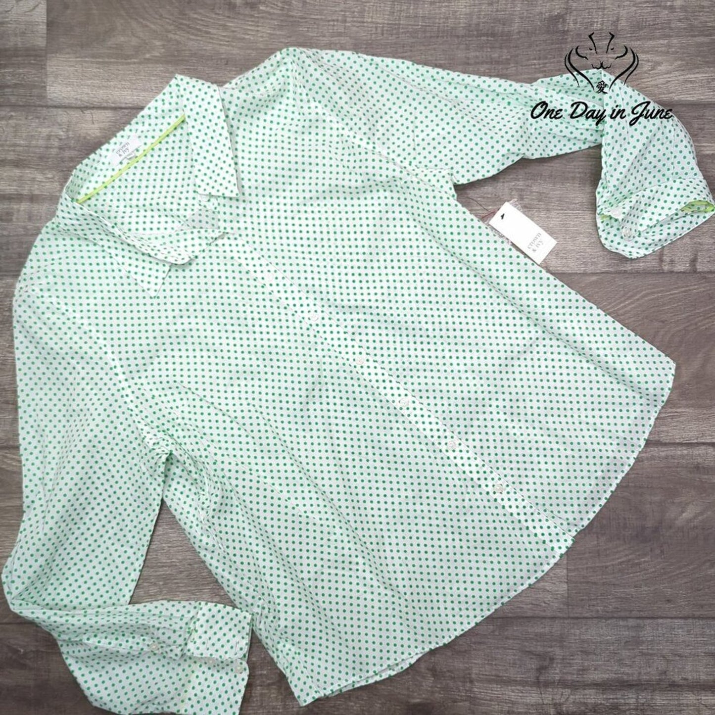 Crown & Ivy Button Down Top Size XXL