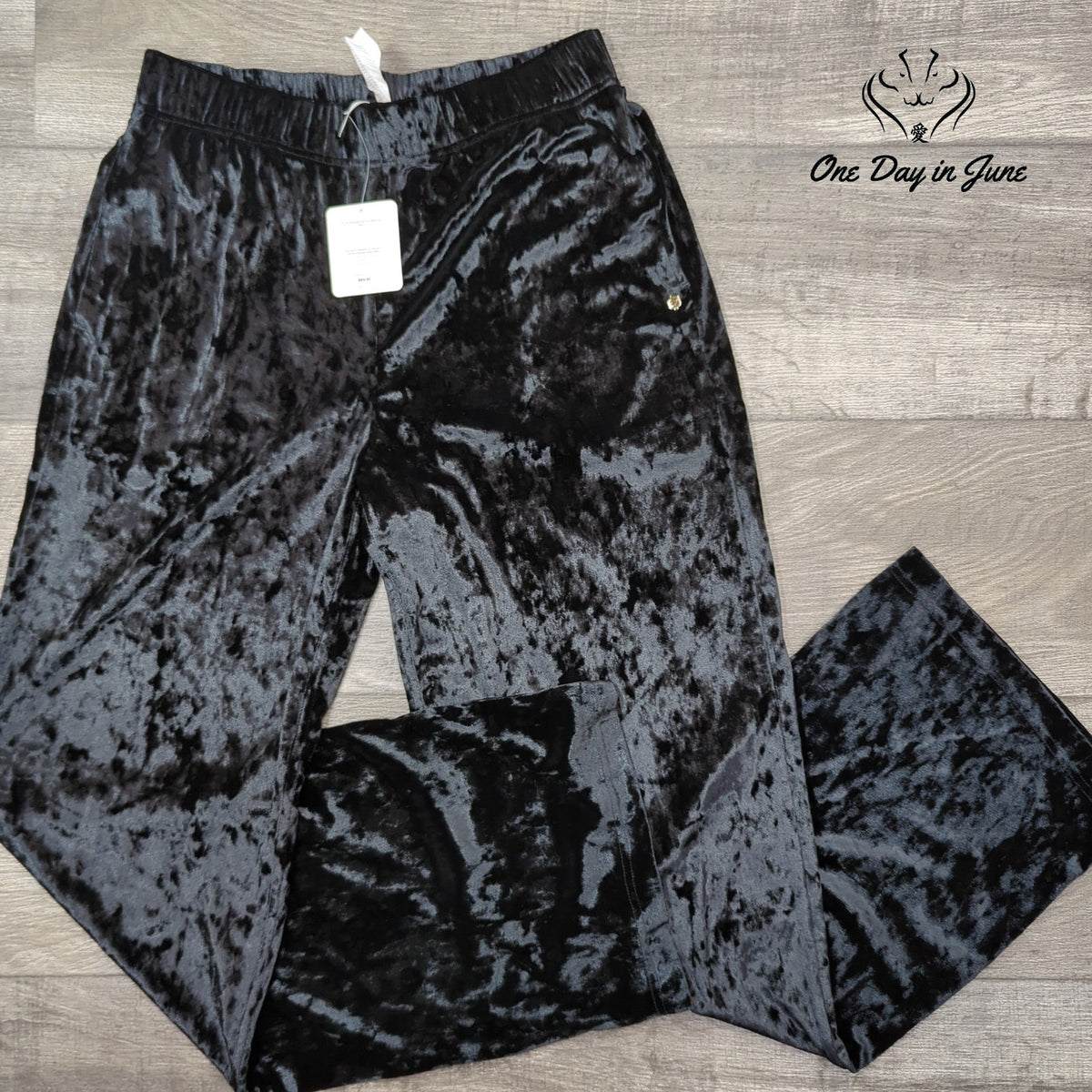 Fabletics Go-To Crushed Velour Wide Leg Pants Black NWT Size M
