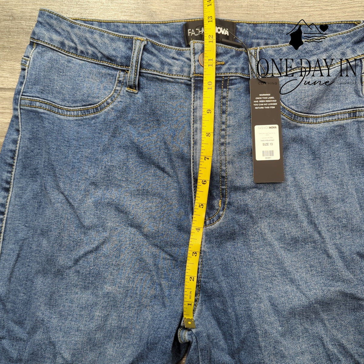 Fashion Nova Dare Devil High Rise Skinny Jeans Juniors Medium Wash NWT Size 13