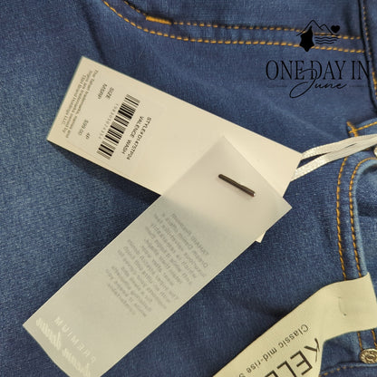 Tahari Classic Mid Rise Skinny Jeans Size 4P