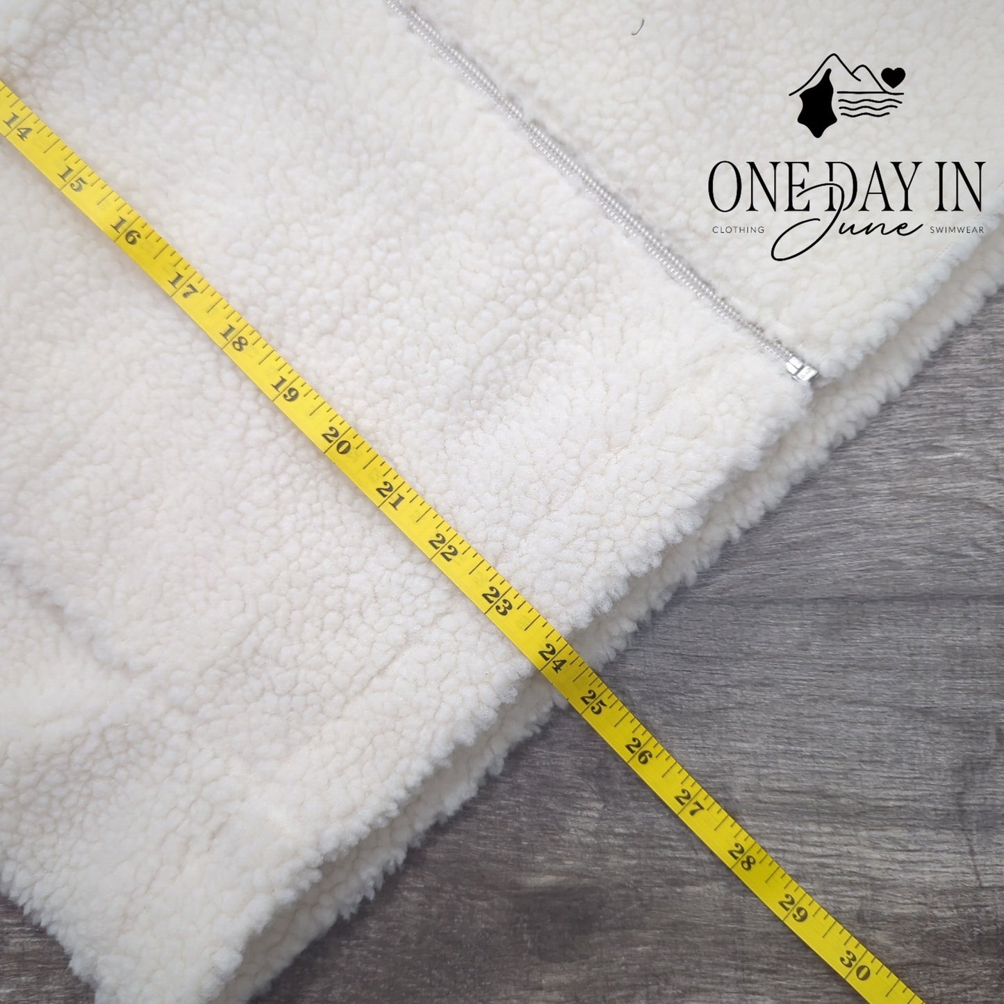 Calvin Klein Sherpa Zip Vest Size L