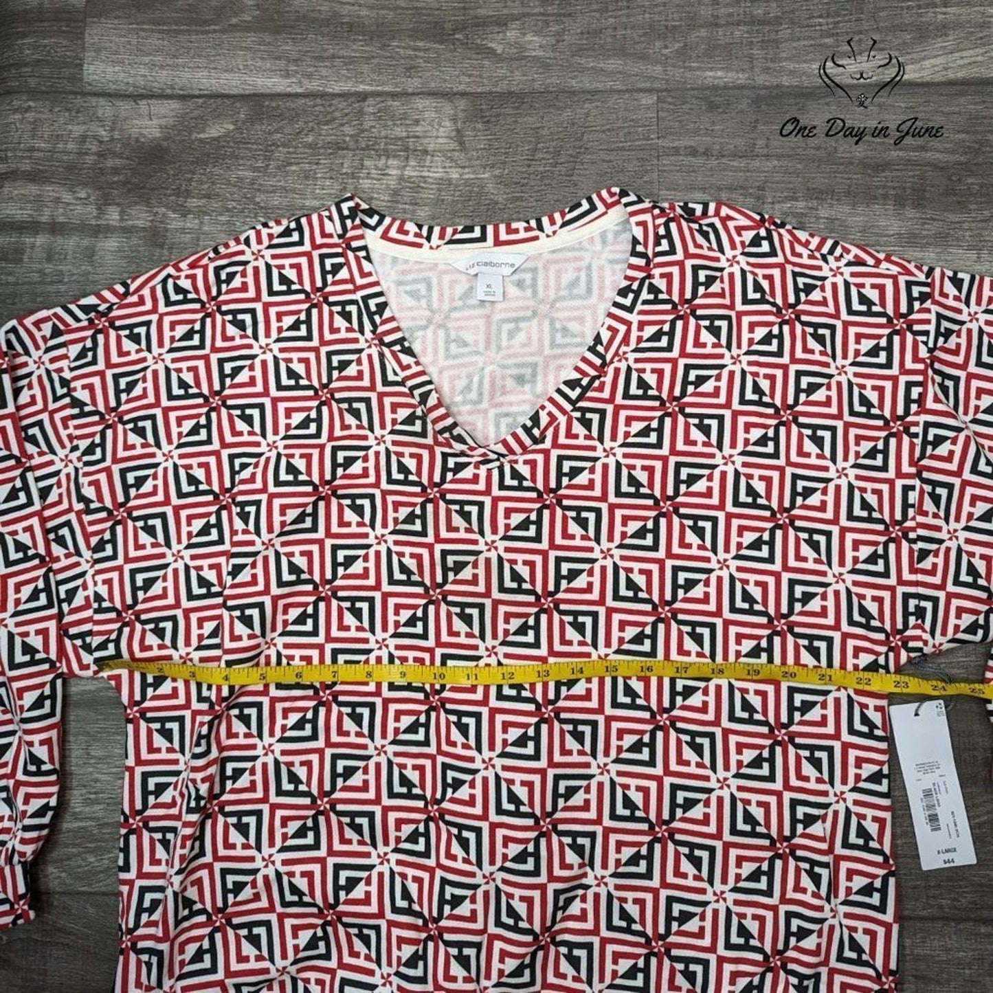 Liz Claiborne Black Logo Long Sleeve Top Size XL