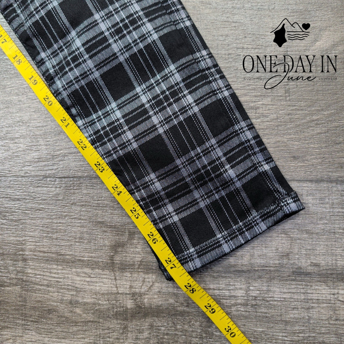 AG Adriano Goldschmied Farrah High Rise Skinny Jeans Black Plaid Size 2 (26)