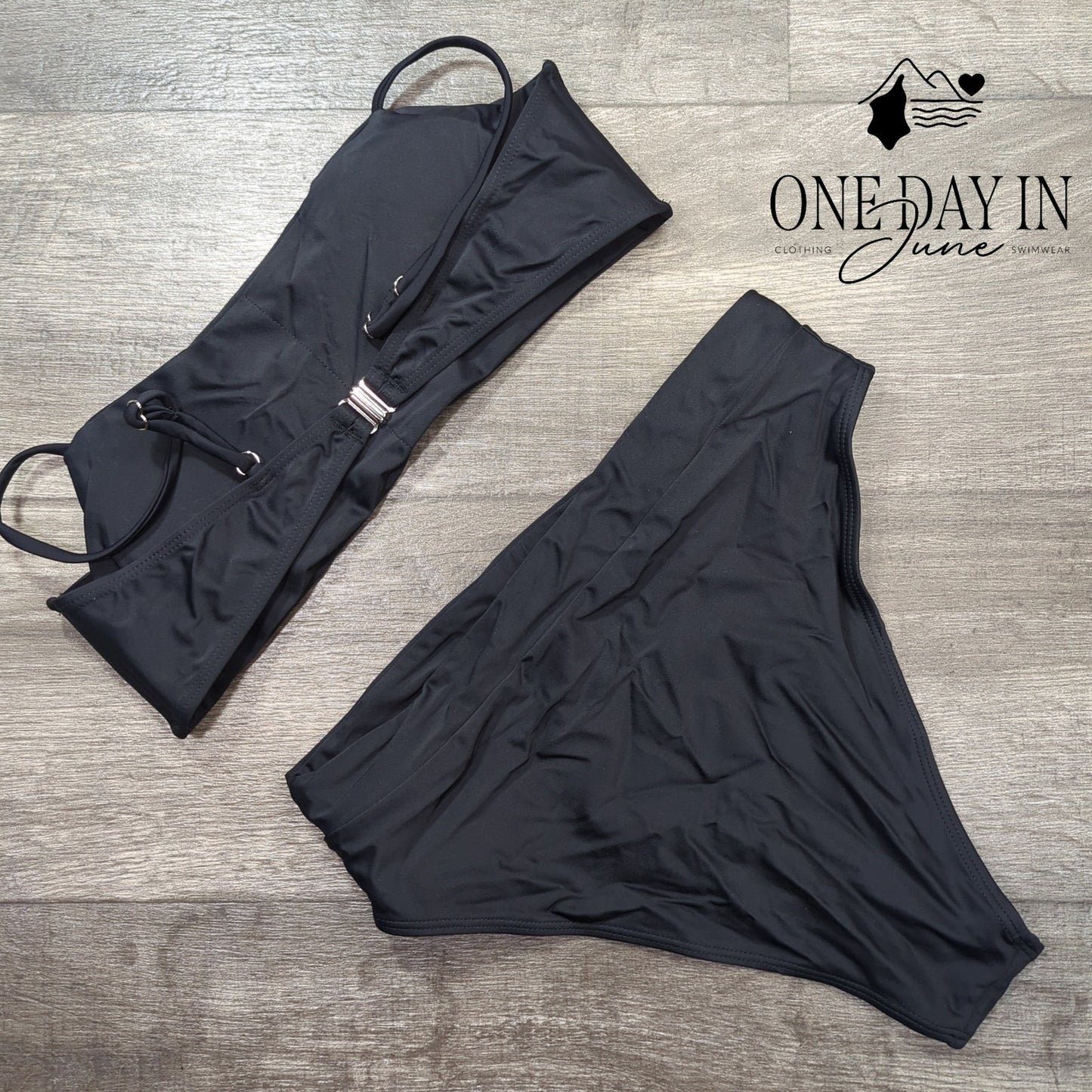 CharmLeaks High Cut Bikini Swimsuit Size M