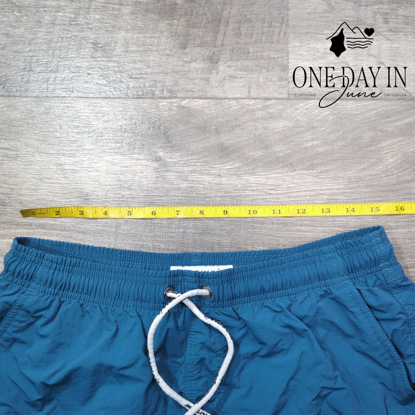 Maamgic Boardshorts Size M