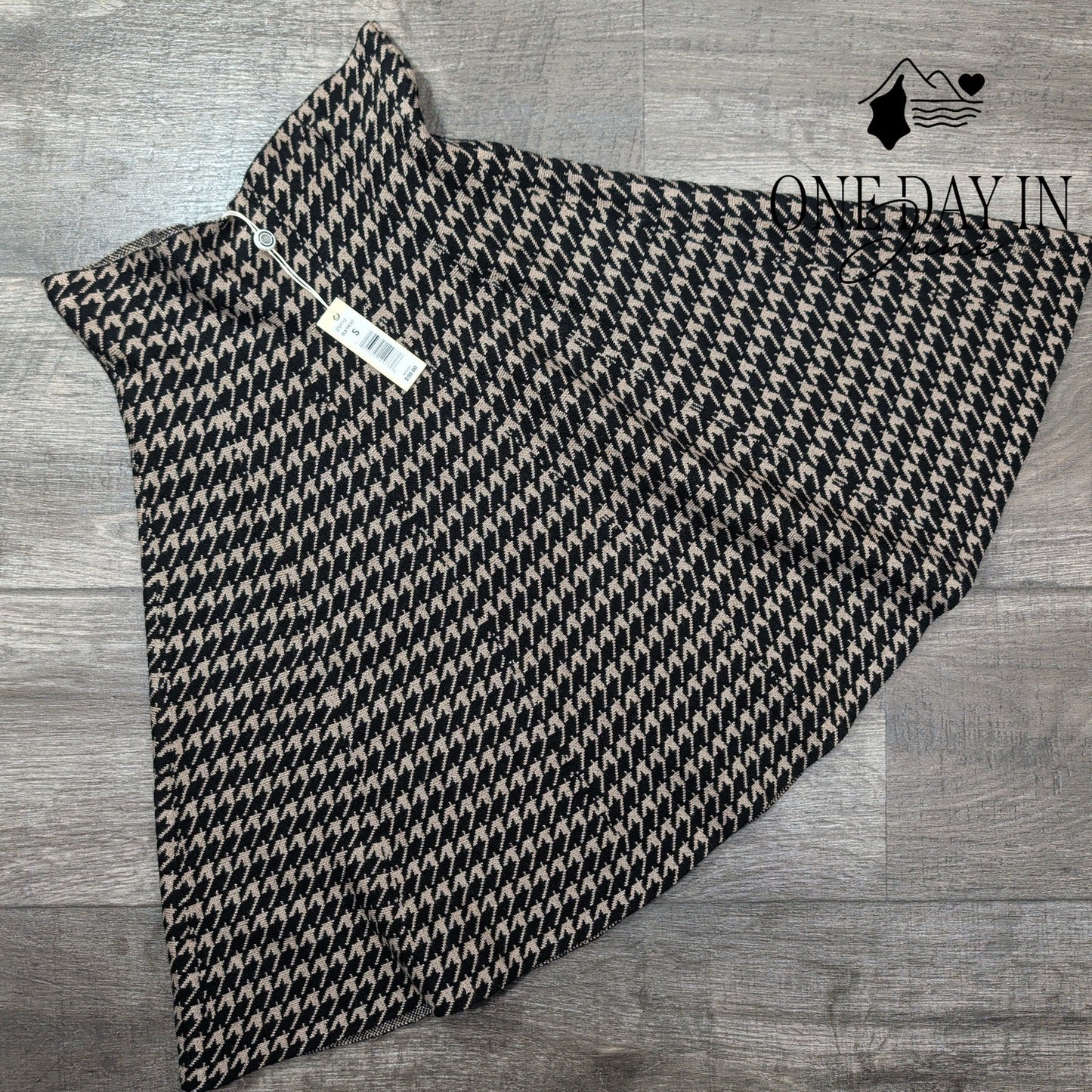Max Studio Houndstooth Knit Flare Skirt Black Tan High Waist NWT $98 Size S