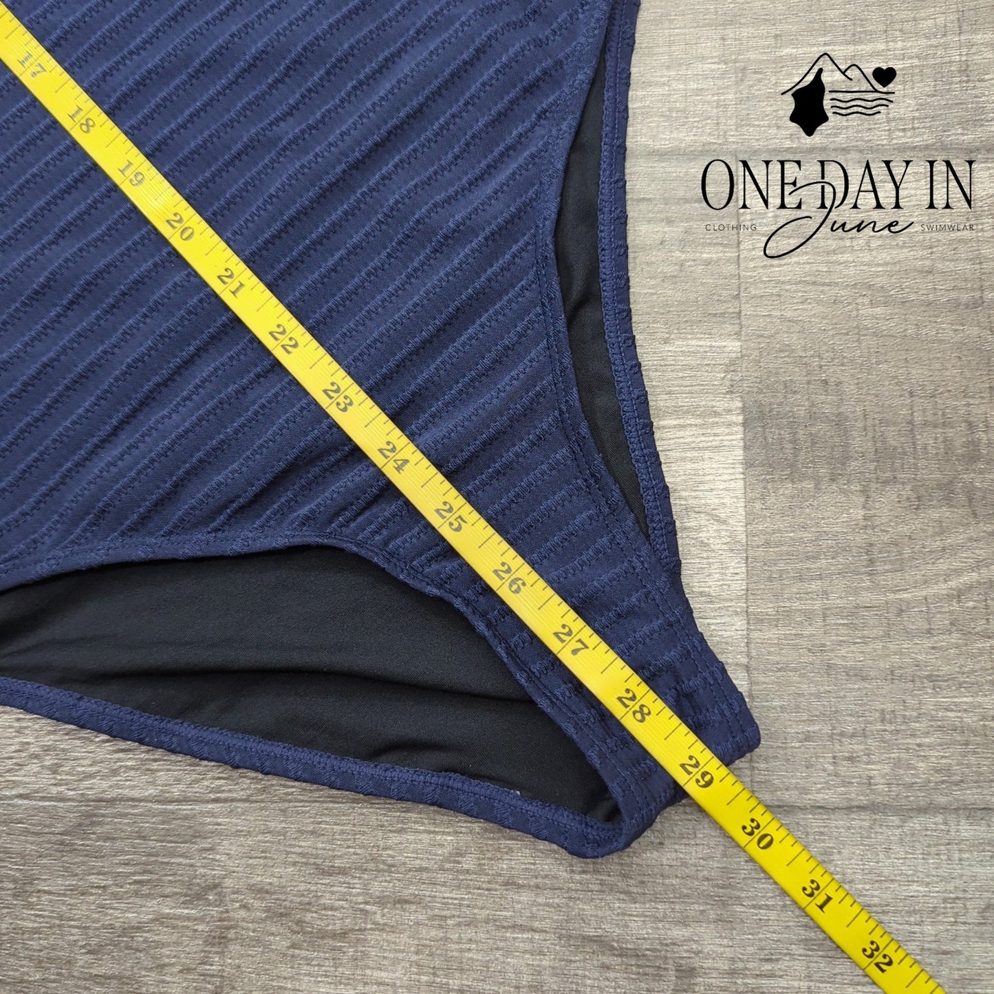 Cupshe One Piece Swimsuit Navy Blue Scallop V Neck Textured NWT Size M