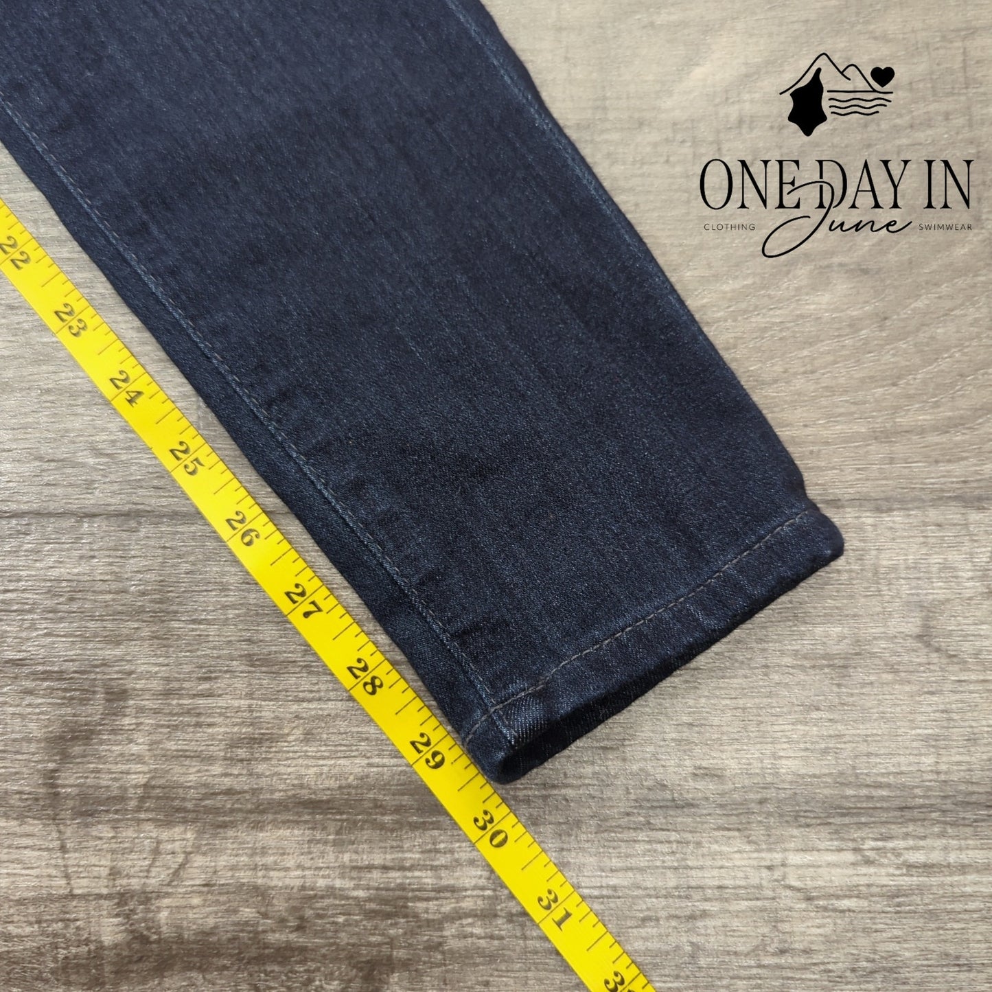 AG Adriano Goldschmied Farrah High Rise Skinny Jeans Dark Wash NWT Size 0 (25)