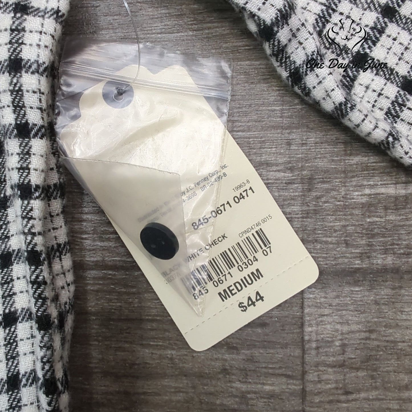 St. John's Bay Button Front Long Sleeve Top Size M