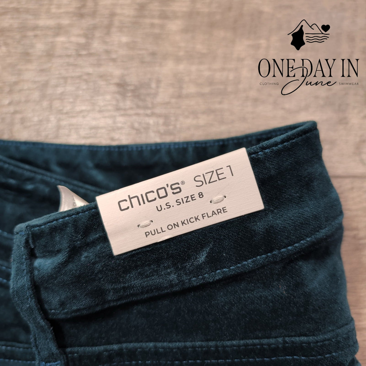 Chico's Pull On Kick Flare Pants Teal Velvet Velour NWT Size Chico's 1 (8)
