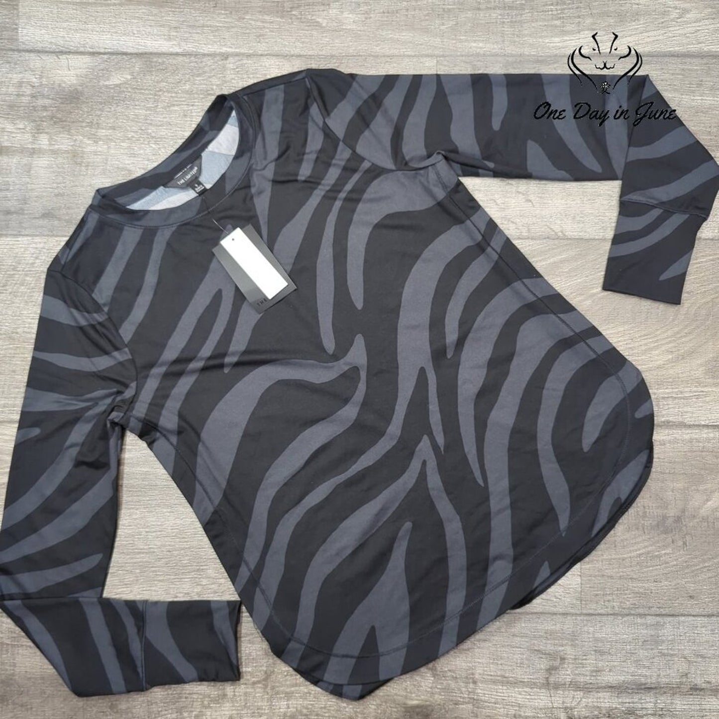 The Limited Athleisure Zebra Long Sleeve Tee Black Gray NWT Size S