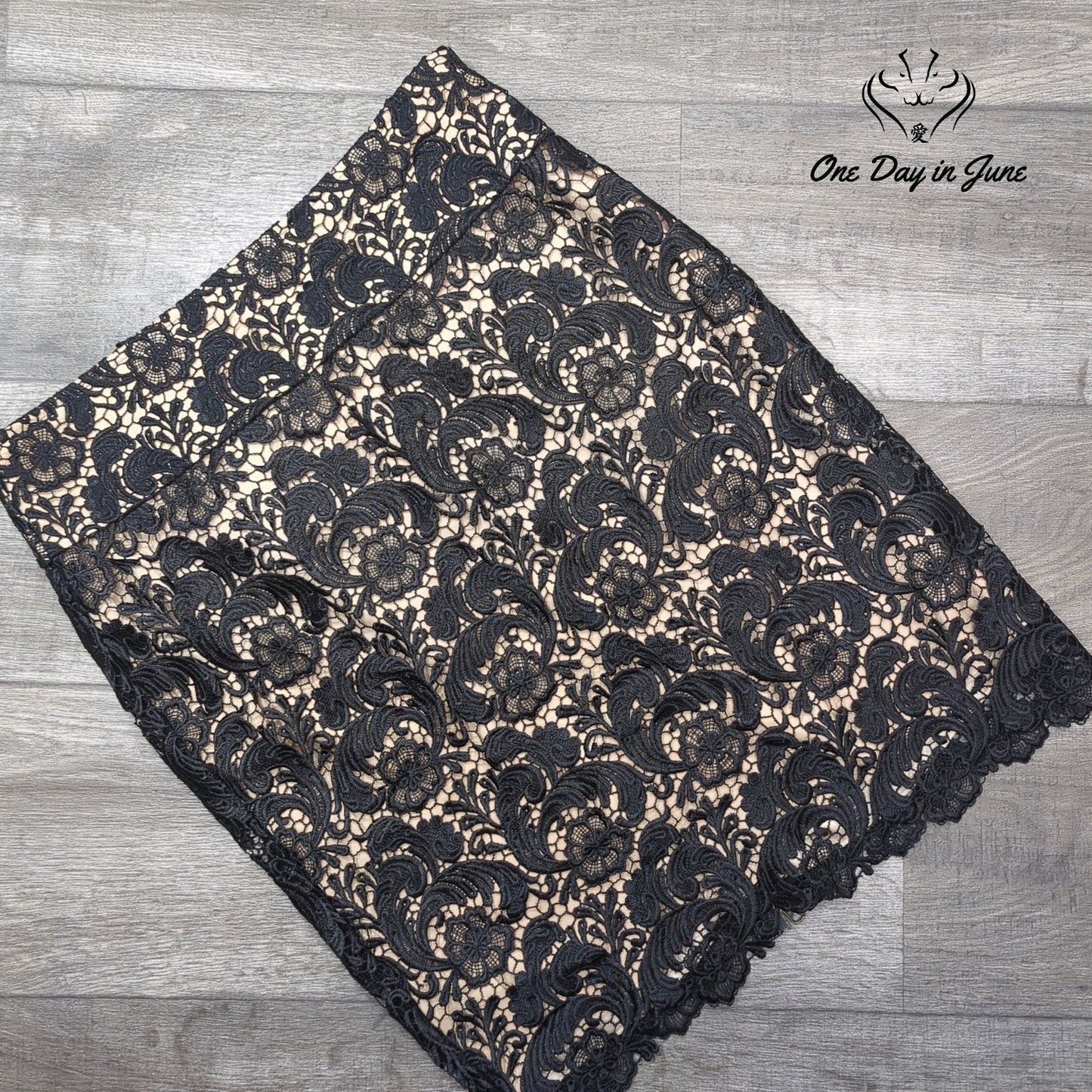 Midnight Velvet Lace Layered Pencil Skirt Size 12