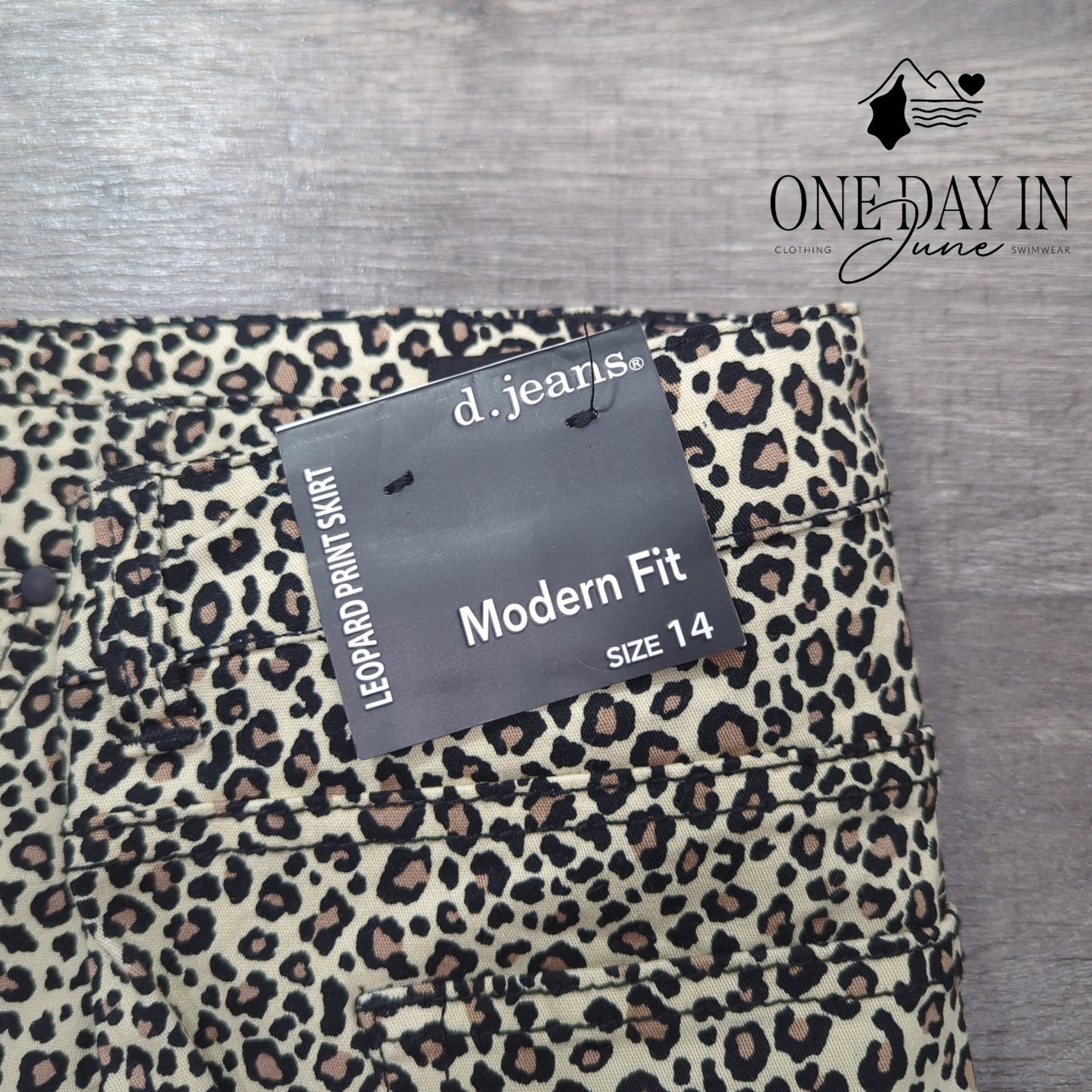 d.jeans Leopard Print Skirt Size 14