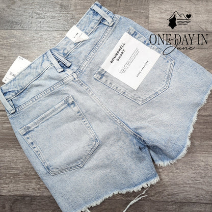Good American Bombshell High Rise Distressed Denim Shorts NWT Size 2