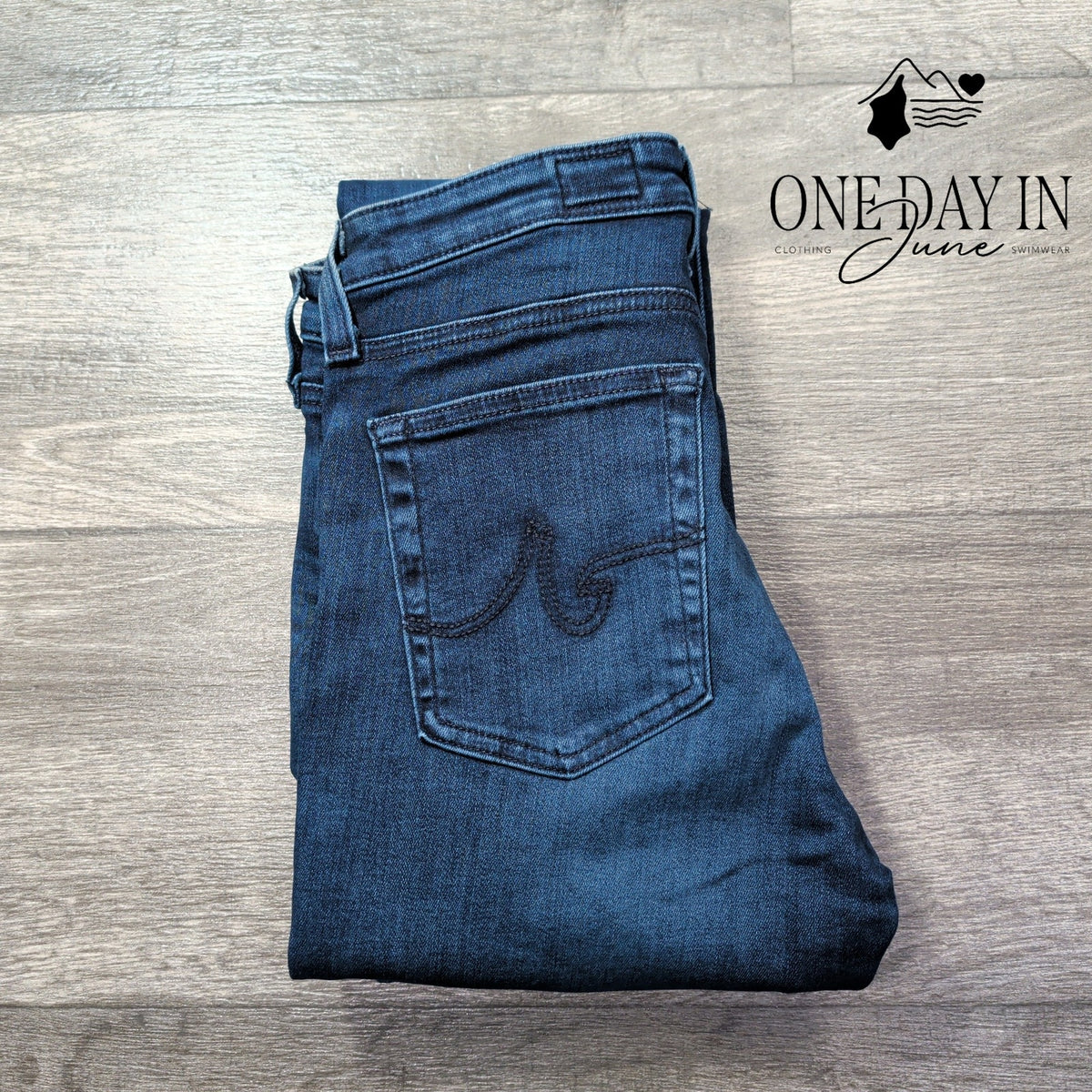AG Adriano Goldschmied Straight Leg Jeans Dark Wash Women's NWT Size 4 (27)