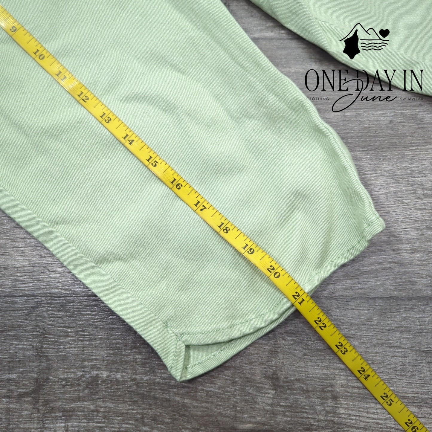 Gloria Vanderbilt Bermuda Denim Shorts Size 4