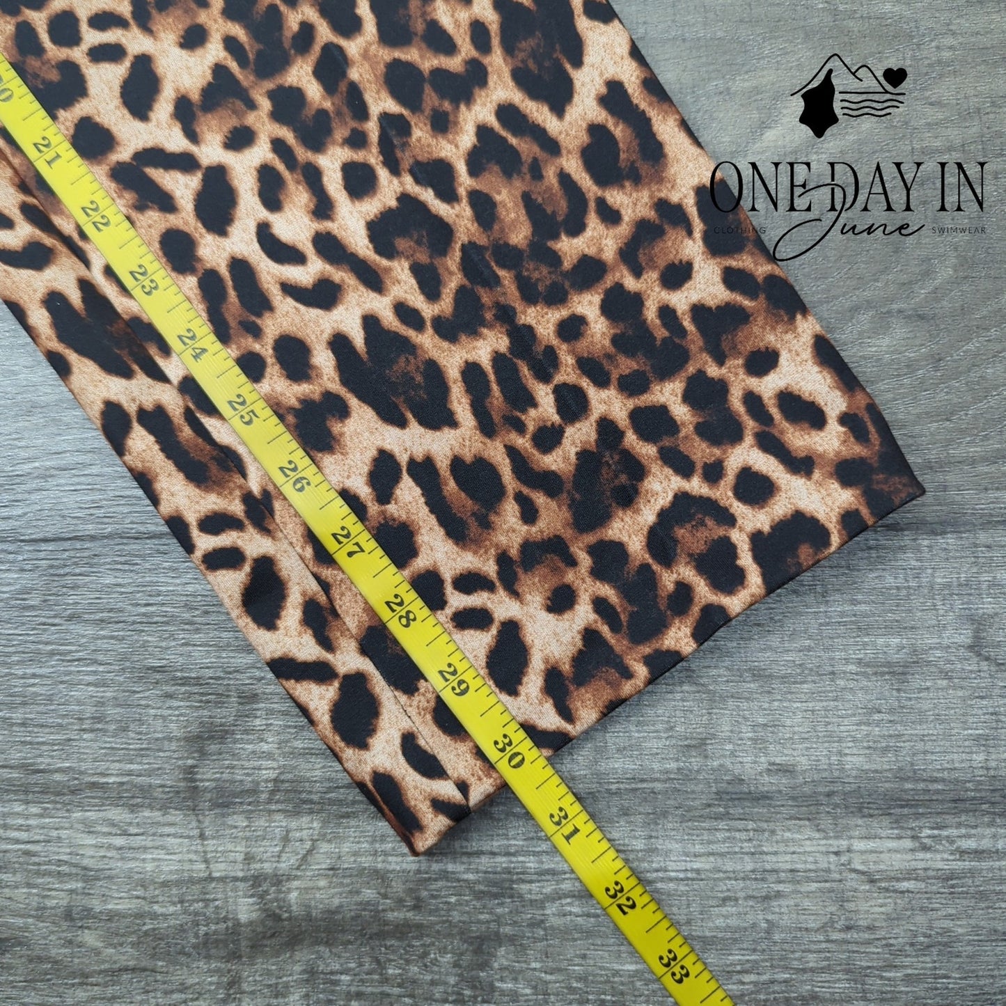 New Directions Leopard Polished Pants Size L