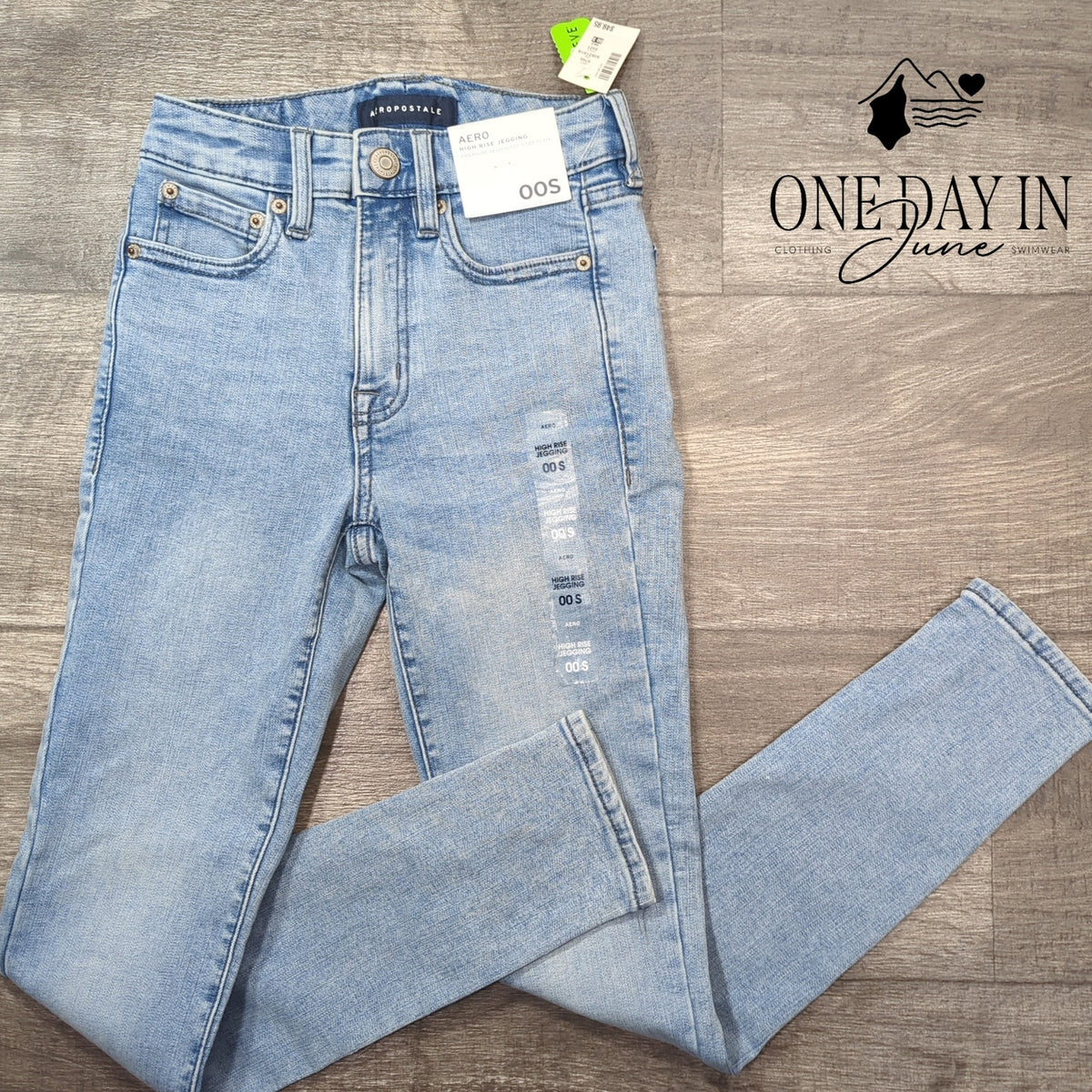 Aeropostale Aero High Rise Jegging Jeans Short Light Wash Stretch NWT Size 00S