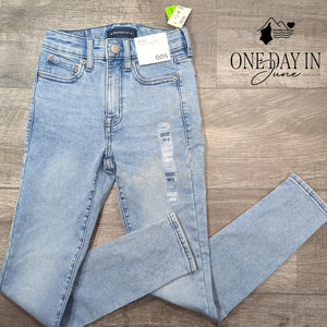 Aeropostale Aero High Rise Jegging Jeans Short Light Wash Stretch NWT Size 00S