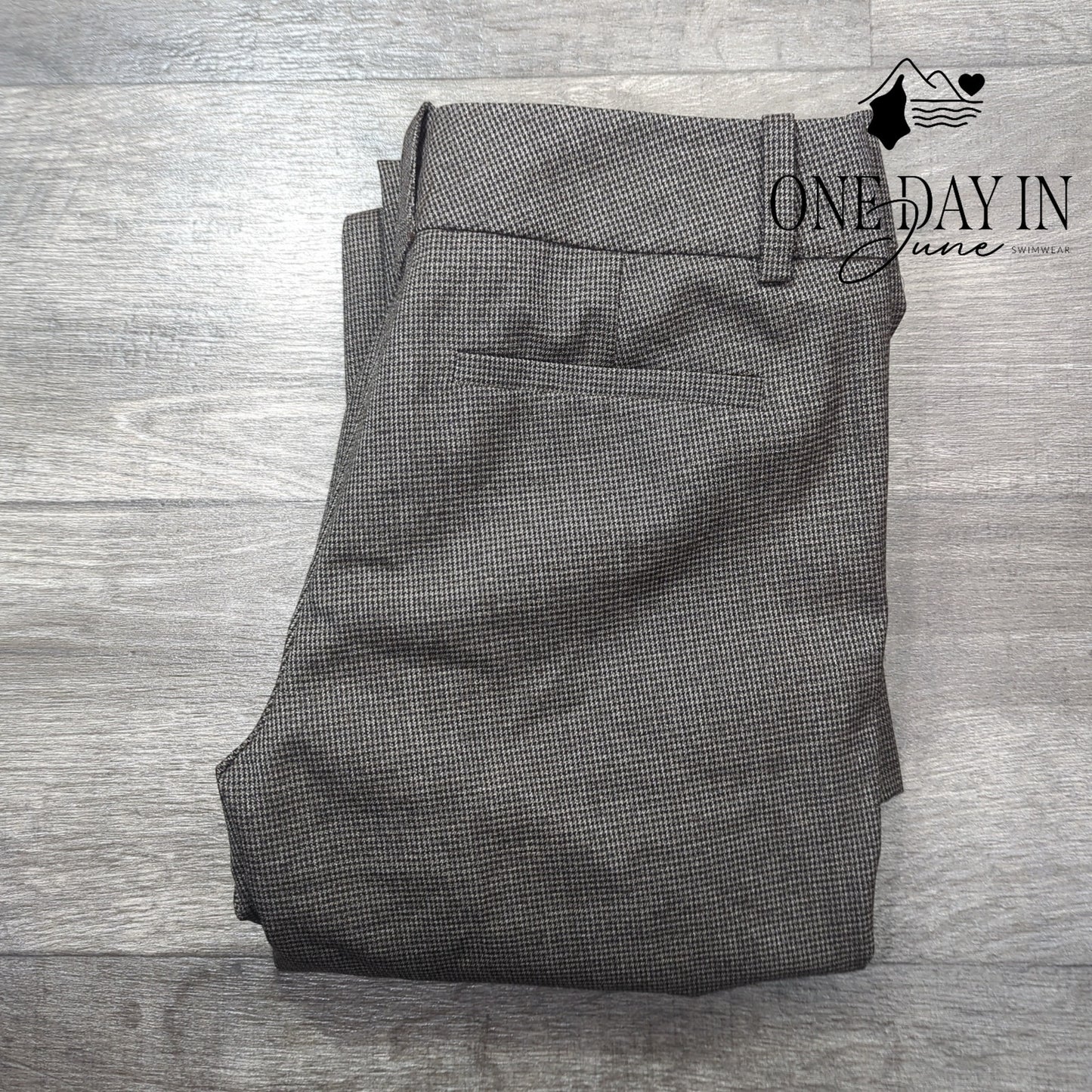 Ann Taylor Modern Fit Straight Leg Pants Size 6