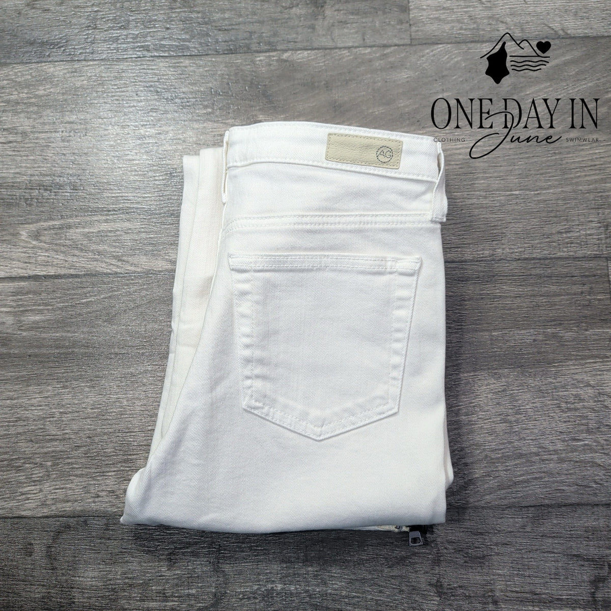AG Adriano Goldschmied Isabelle Exposed Zip White Straight Crop Jeans NWT Size 4