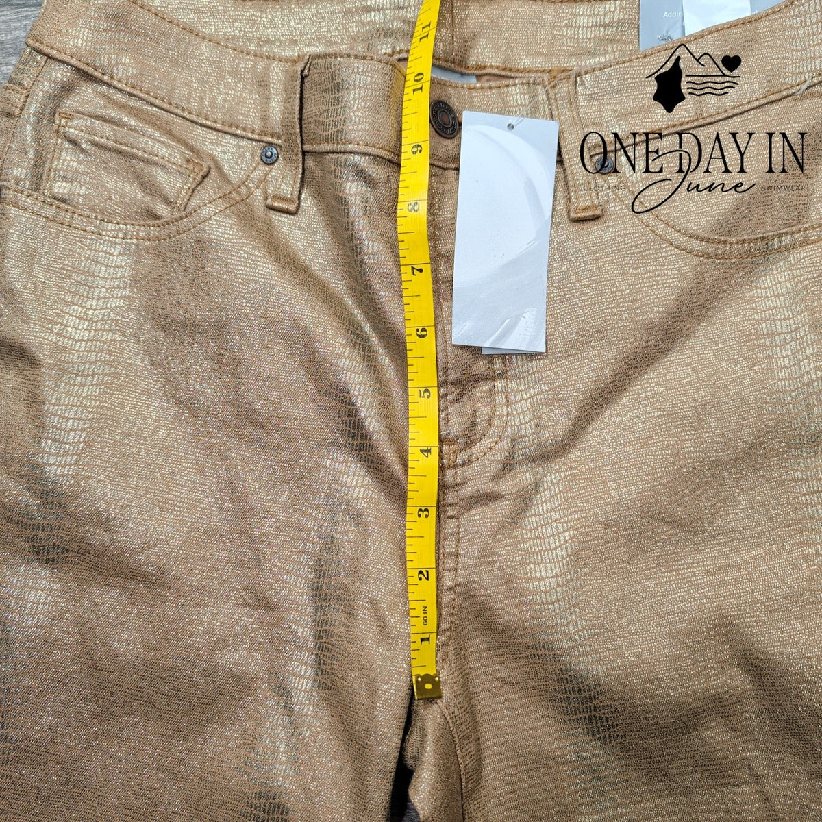 Chico's So Slimming Girlfriend Coated Gator Jeans Gold NWT Size Chico's 6T