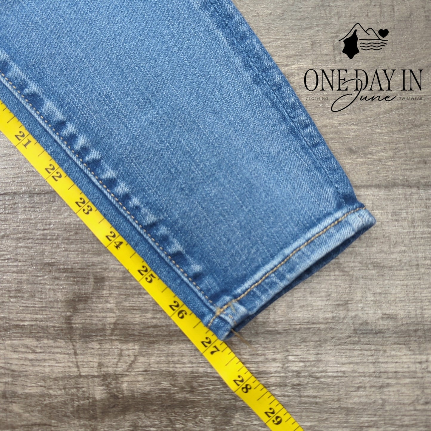 American Eagle Outfitters Super Hi-Rise Jegging Jeans Size 2