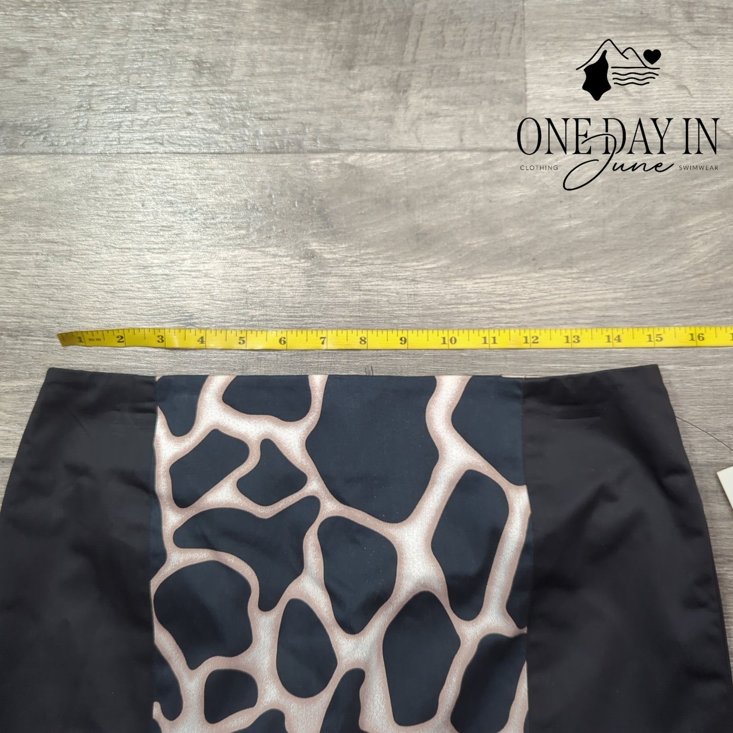 Katherine Barlay Pencil Skirt Size 4