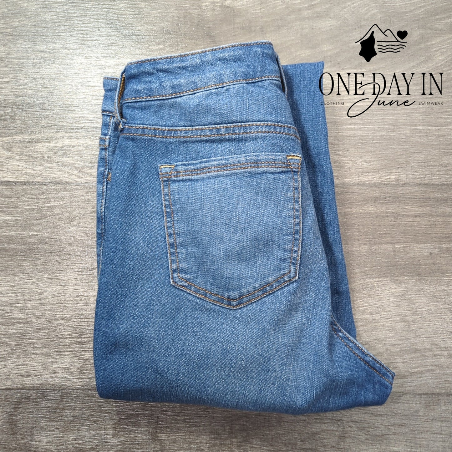 Social Standard Slim Straight Jeans Size 2
