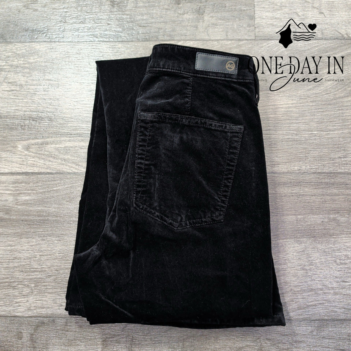 AG Adriano Goldschmied Quinne High Rise Kick Flare Velvet Jeans NWT Size 4 (27)