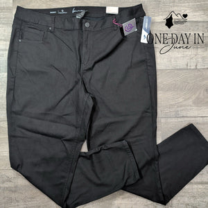 Lane Bryant Plus Size Genius Fit Skinny Jeans Size 24