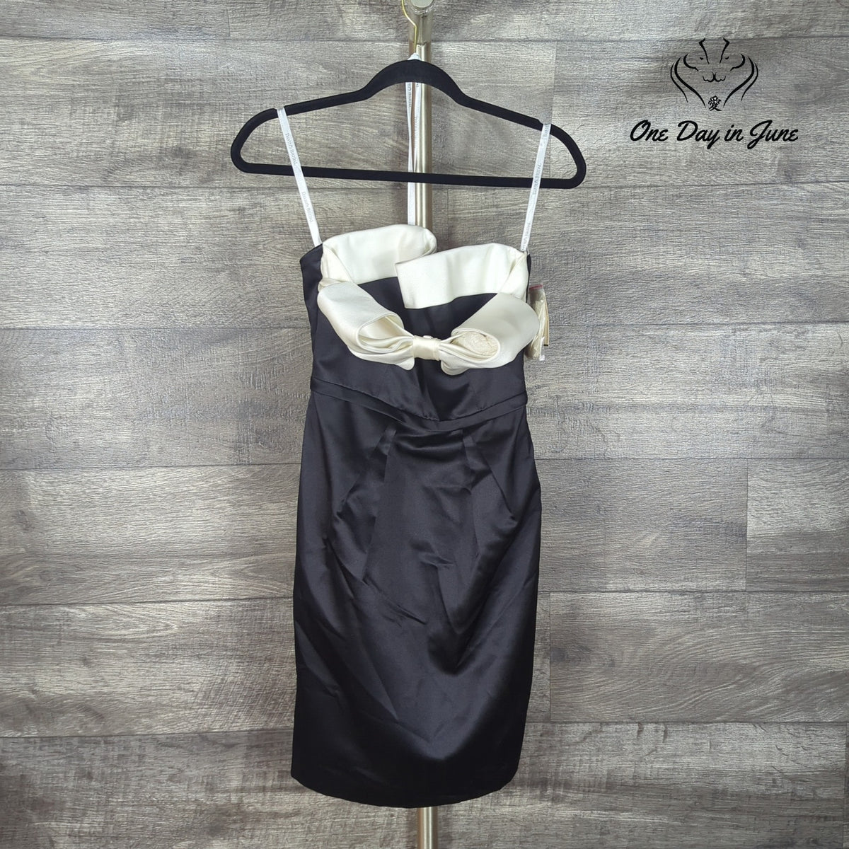 David's Bridal Black Ivory Satin Bow Strapless Cocktail Dress NWT Size 4