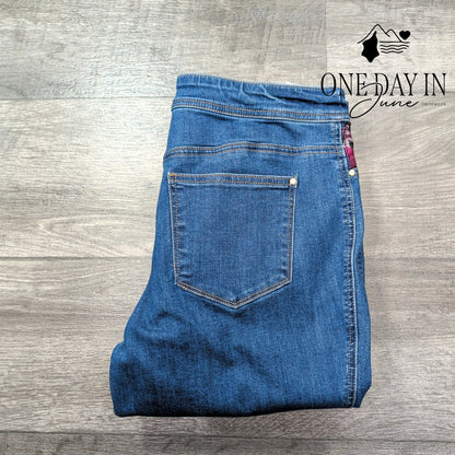 Chico's Girlfriend Slim Ankle Jeans Size Chico's .5 (6)