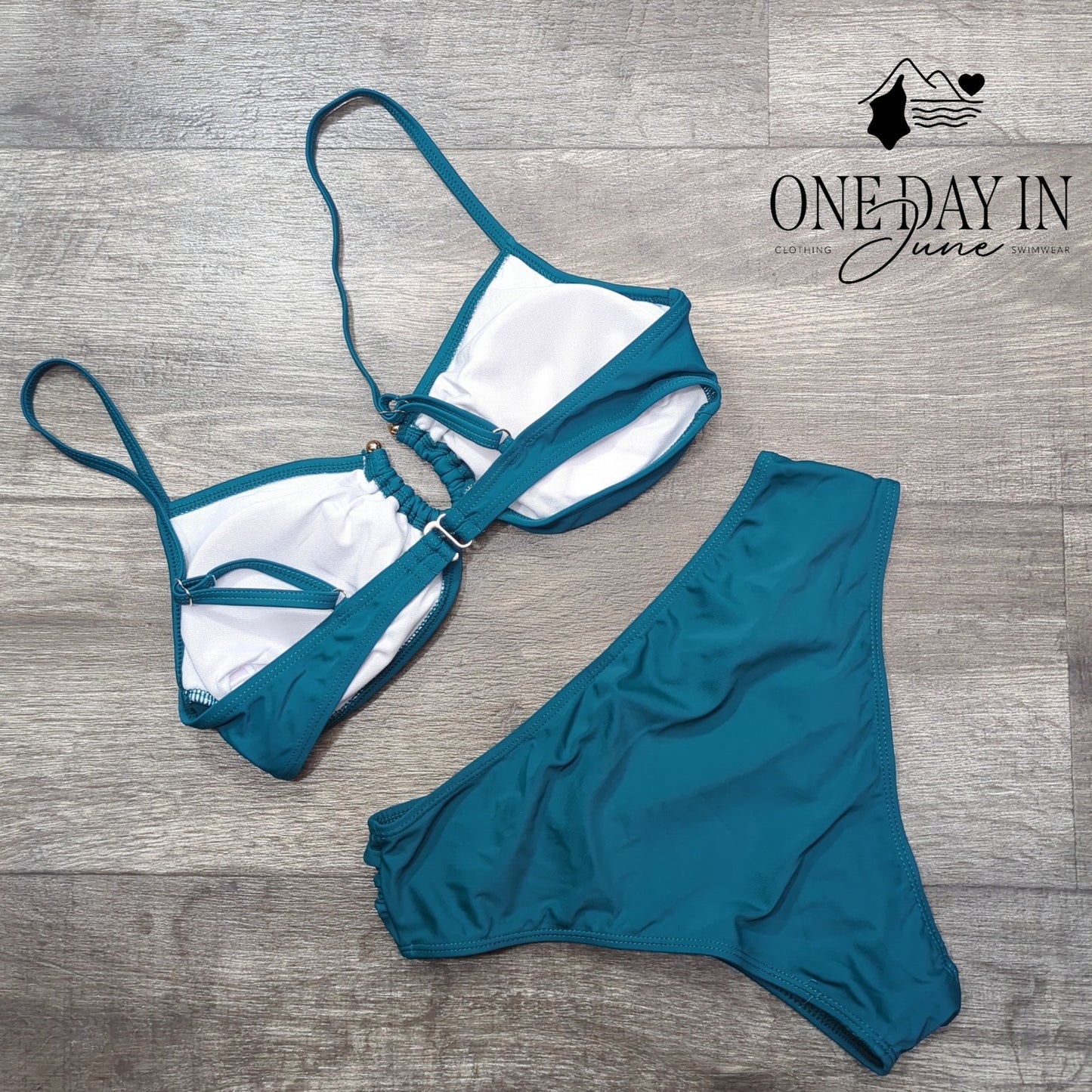 CharmLeaks Ruched Bottom Bikini Swimsuit Size M