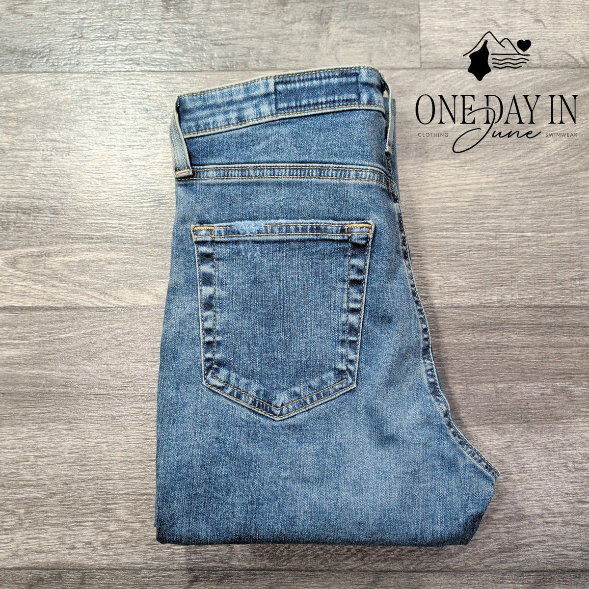 AG Adriano Goldschmied The Sophia High Rise Skinny Jeans NWT Size 4 (27)
