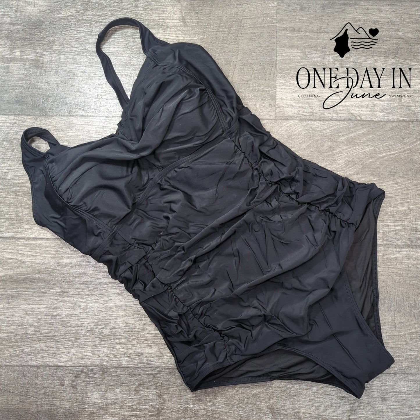 Aqua Eve Plus Size Retro Classic One Piece Swimsuit Size 16W