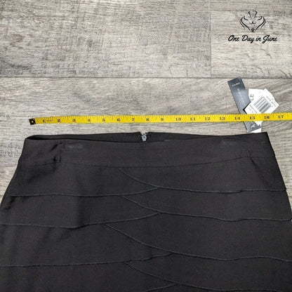 Larry Levine Stretch Tiered Skirt Size 10