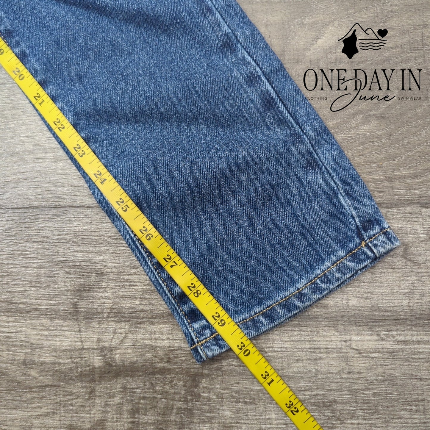 True Craft Distressed High Rise STraight Jeans Size 0