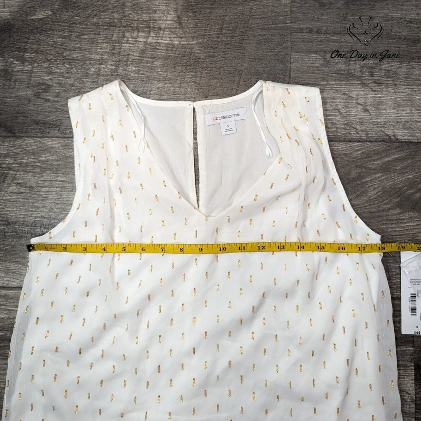 Liz Claiborne Crema Sleeveless Top Size S