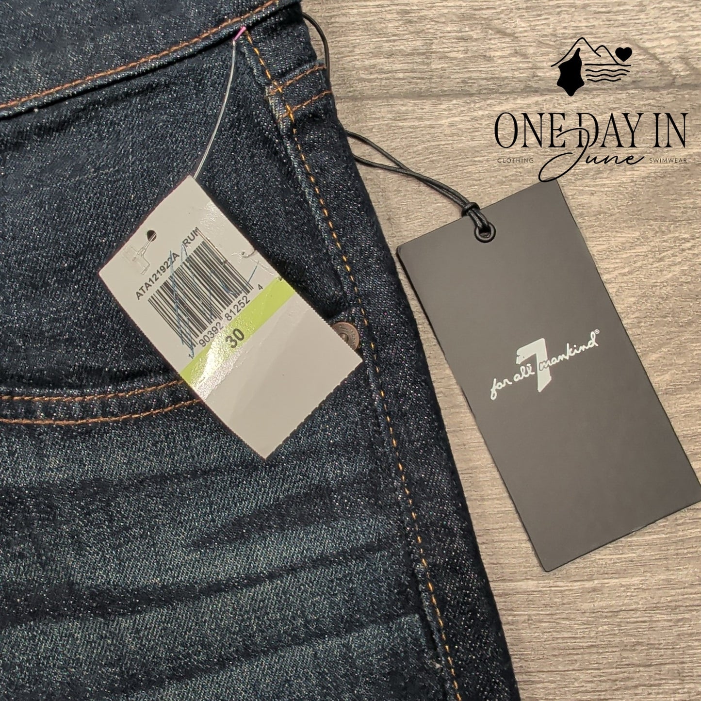 7 For All Mankind The Straight Jeans Dark Blue Tapered Straight NWT Size 30X33