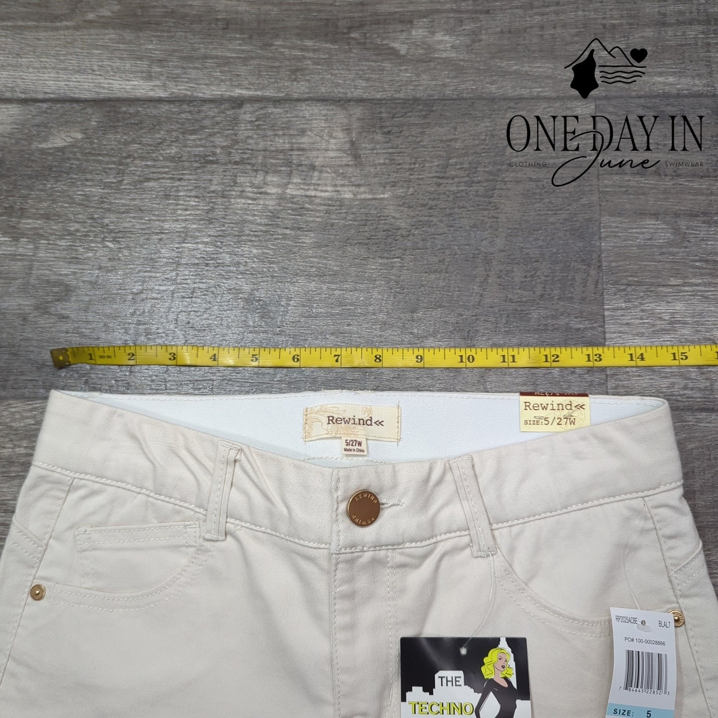 Rewind Juniors Mid Rise Techno Tuck Jeans Size 5